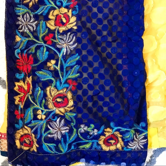 Yellow and blue embroidered Saree w/ red blouse - Picture 5 of 8
